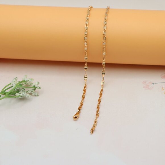 "Twisted Flat Link Rose Gold Necklace, Modern Chic Chain Design, XPNL0183 - Picture 12 of 12